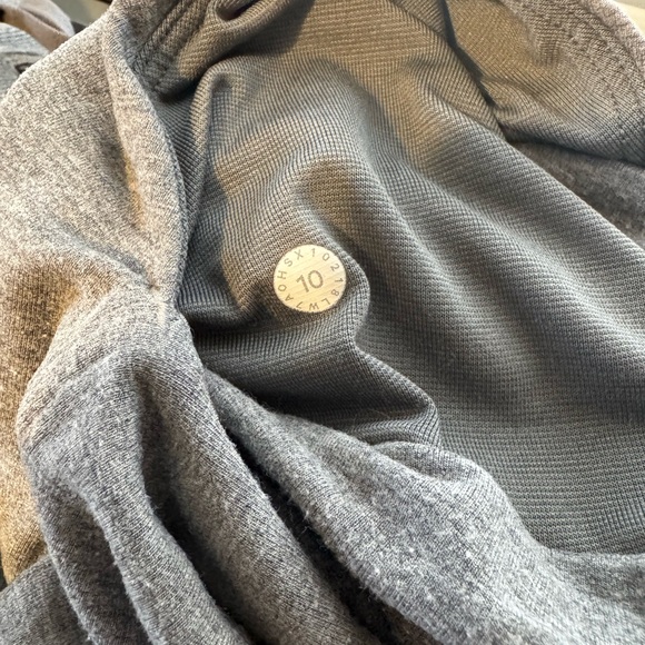 LULULEMON | Every Moment Short - Picture 5 of 5